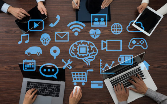 How Does Technology Help Us in Our Daily Life?